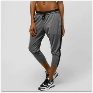 NWT Nike Cool Touch Dance Women's Crops